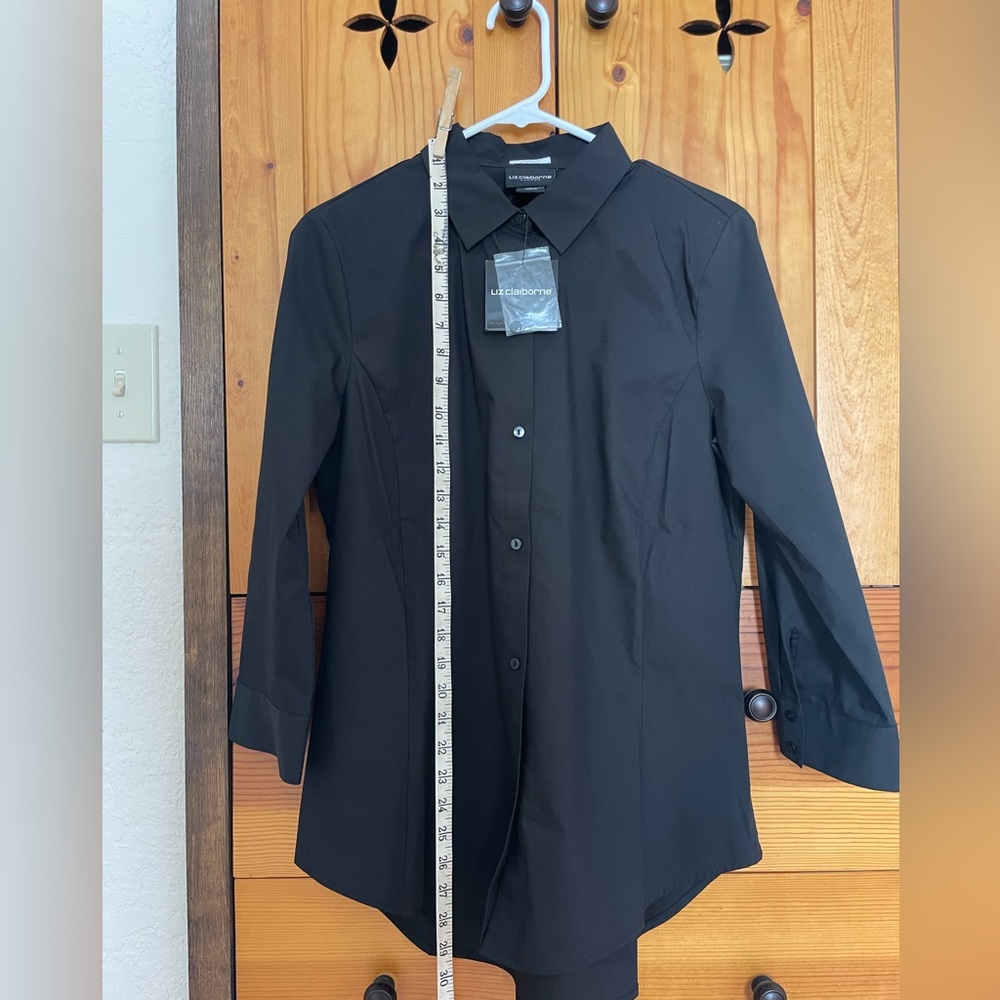 Liz Claiborne Career button up to Size M